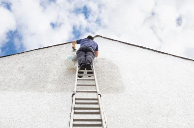 Peinture extérieure à Auberives-sur-Varèze — façades et ravalement